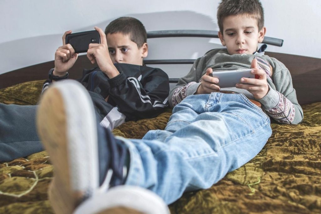 Bezpieczny Smartfon dla Dziecka: Jak Przygotować Telefon w 2026