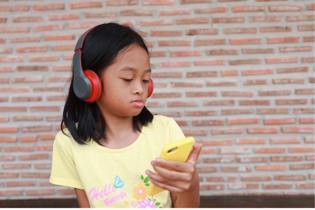 RedNote i Locket Widget – nowe aplikacje w telefonach polskich uczniów (Co rodzic musi wiedzieć?)