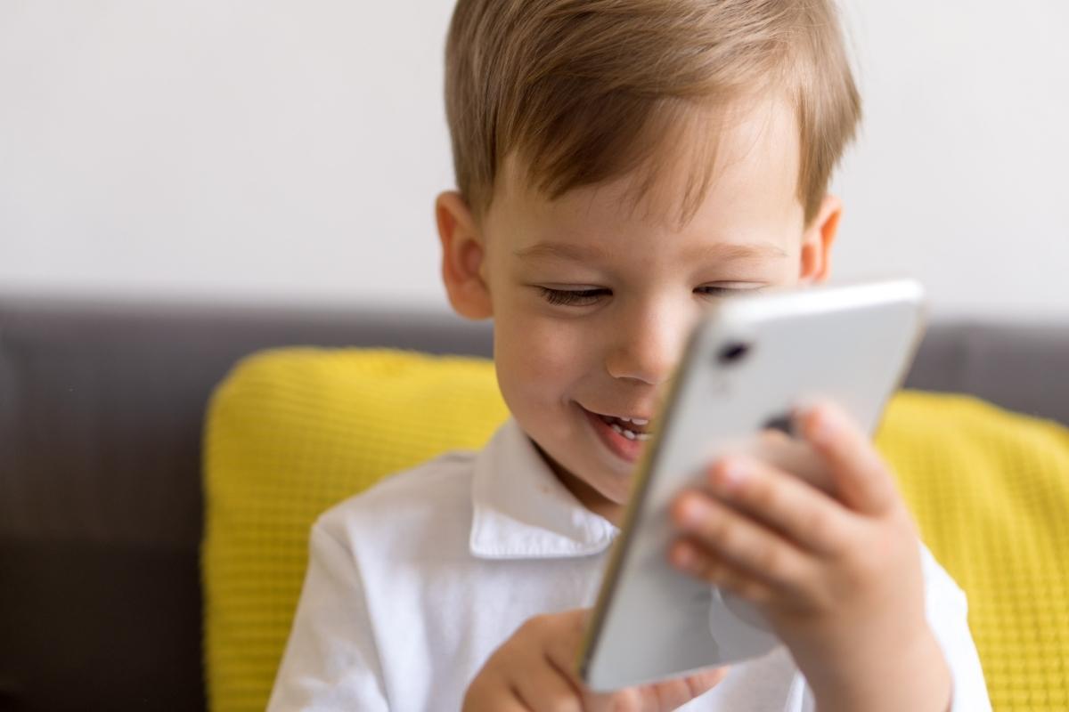 Czy dziecko może przywrócić telefon do ustawień fabrycznych bez wiedzy rodzica?