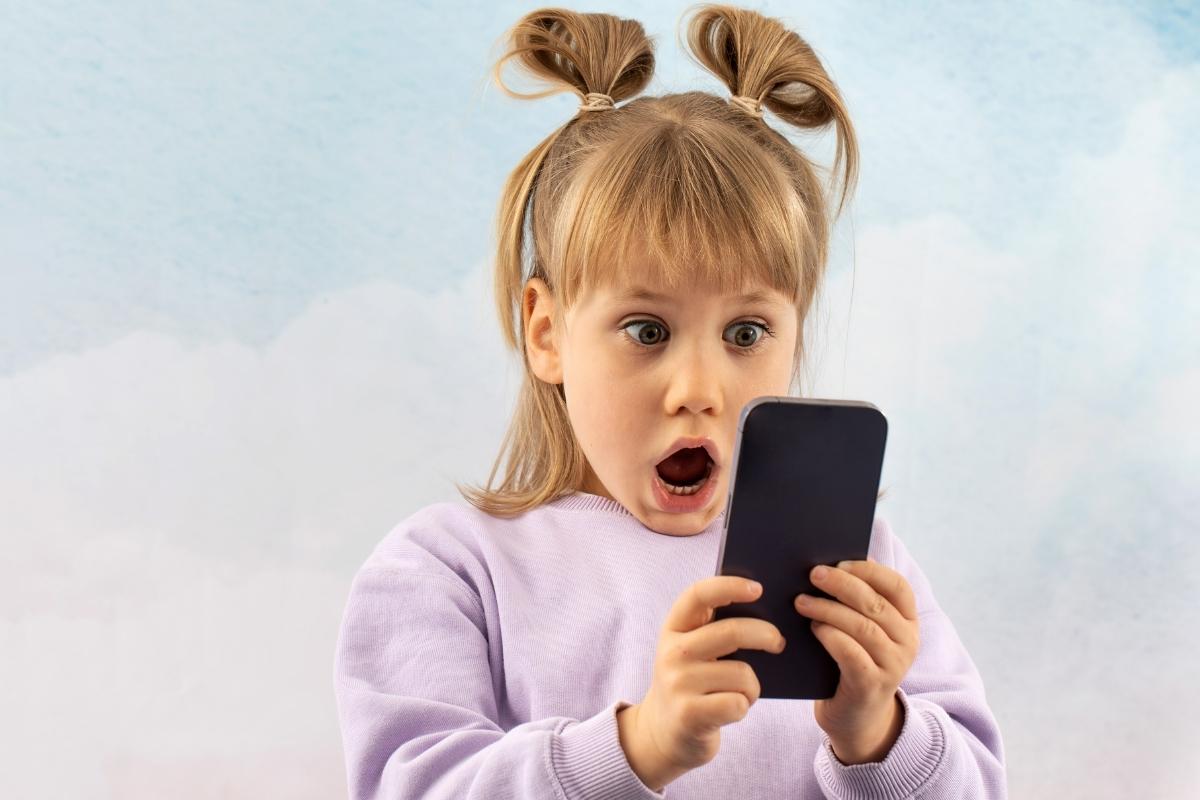 Tryb samolotowy i Wi-Fi – jak dzieci obchodzą ograniczenia