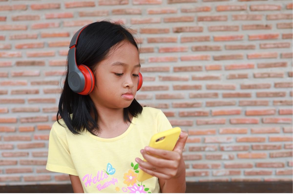 Dlaczego dziecko reaguje agresją na ograniczenia ekranu